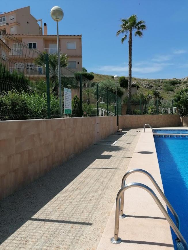 Magnificent 3 Bedroom House Close To The Beach With Community Swimming Pool Santa Pola Dış mekan fotoğraf